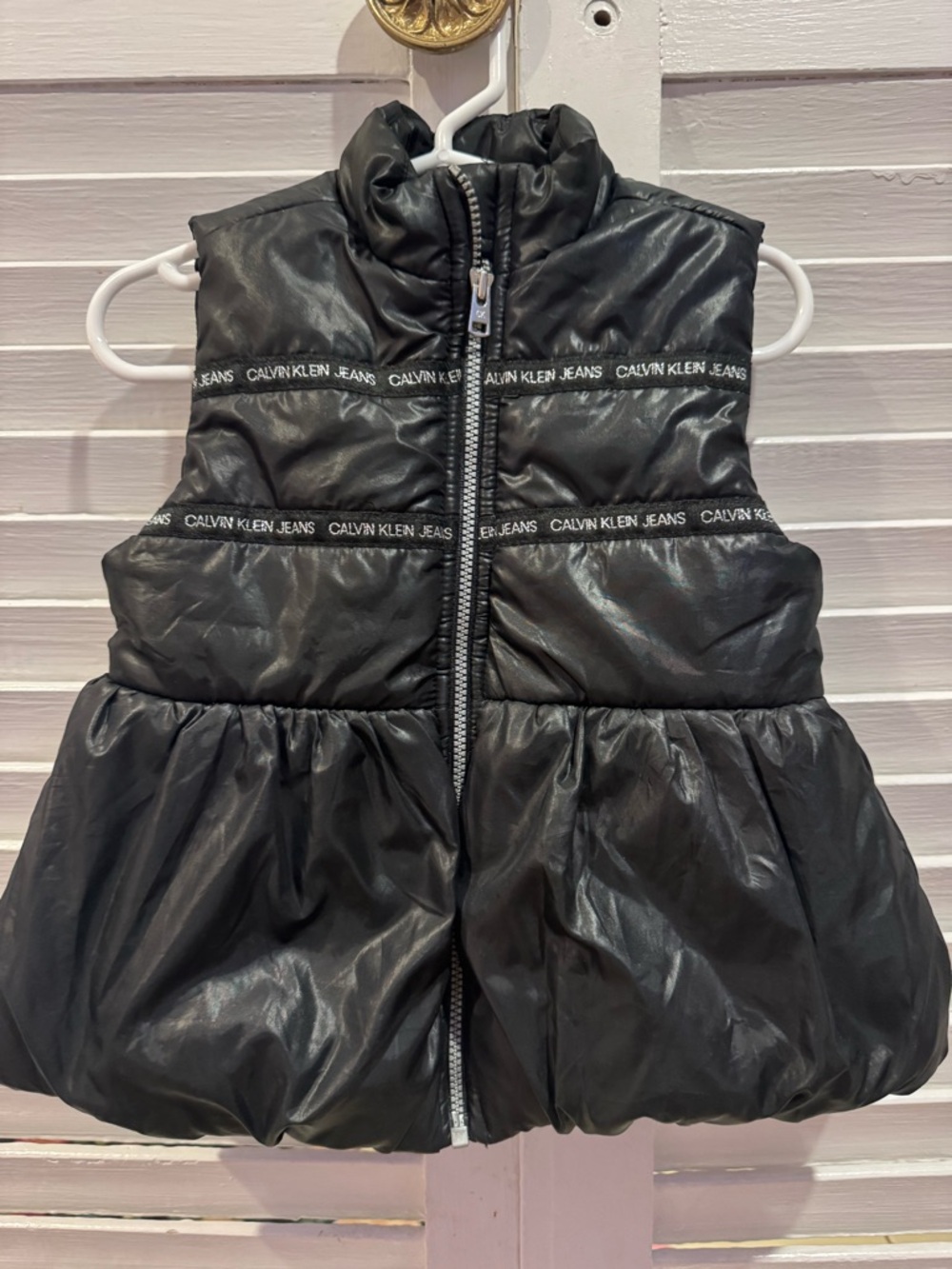 Calvin Klein Girl’s Black Puffer Vest 2T Peplum Glossy Finish